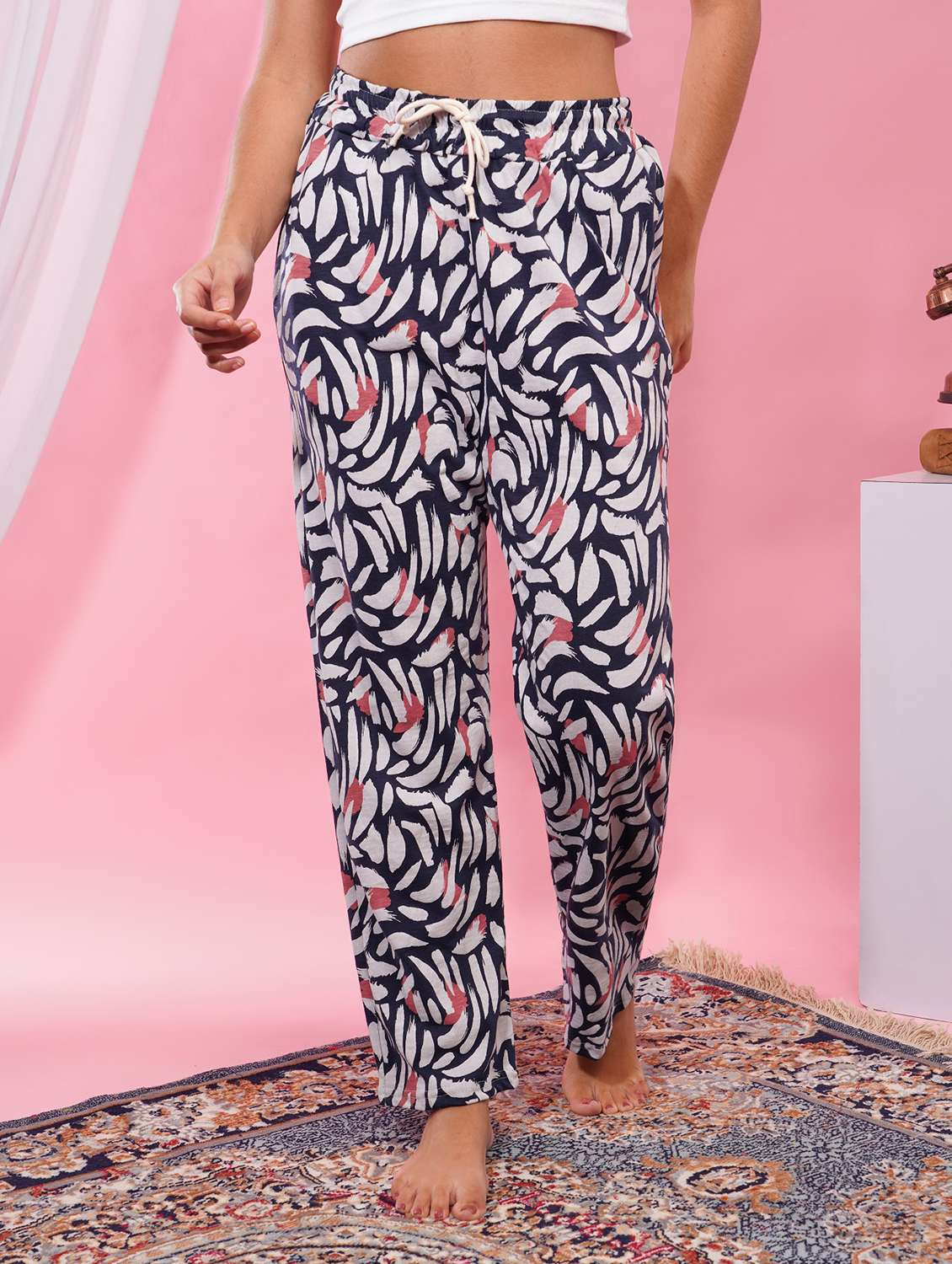 women printed mid rise regular fit pajama
