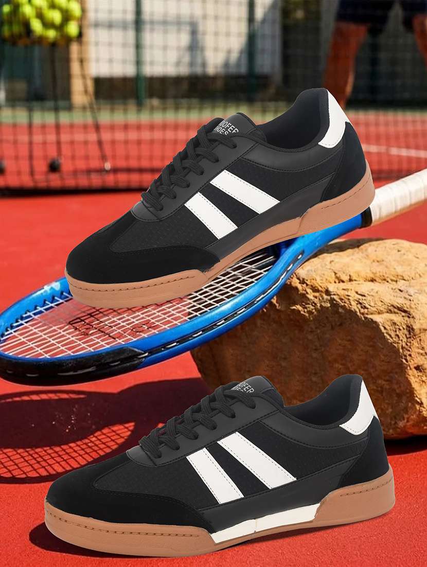 men striped lace up sneaker
