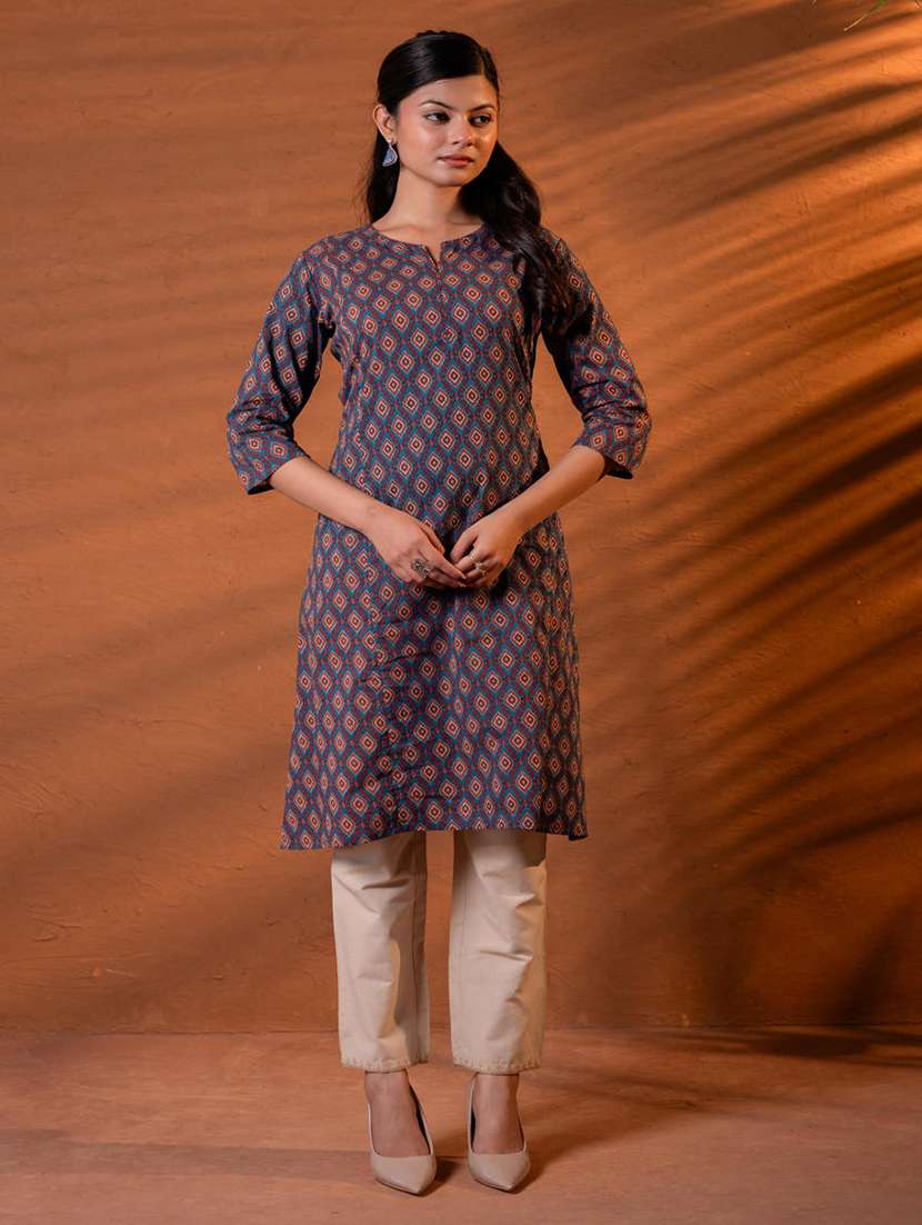 women printed three quarter sleeves straight kurta