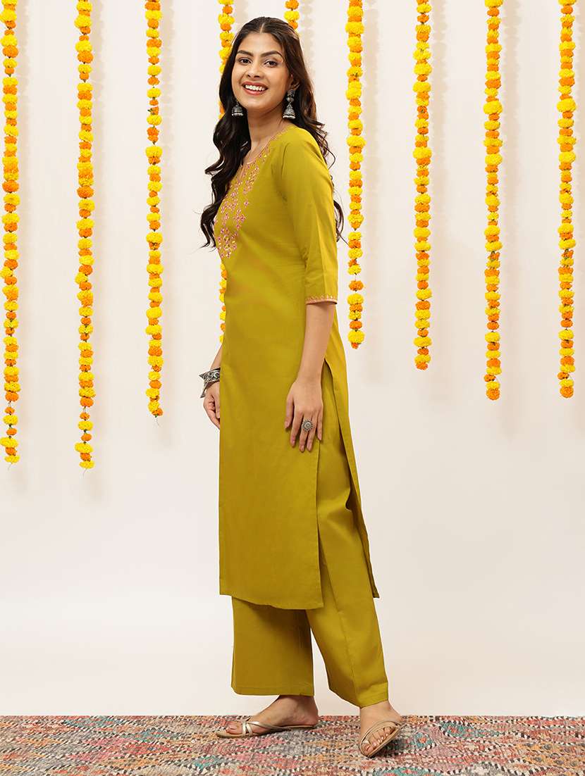 Women Embroidered Three Quarter Sleeves Kurta Palazzo Set - 22725716 -  Standard Image - 3