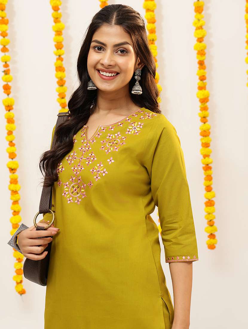 Women Embroidered Three Quarter Sleeves Kurta Palazzo Set - 22725716 -  Standard Image - 5