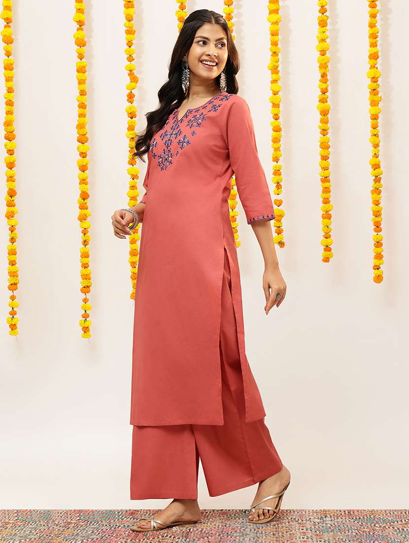 Women Embroidered Three Quarter Sleeves Kurta Pant Set - 22725717 -  Standard Image - 3
