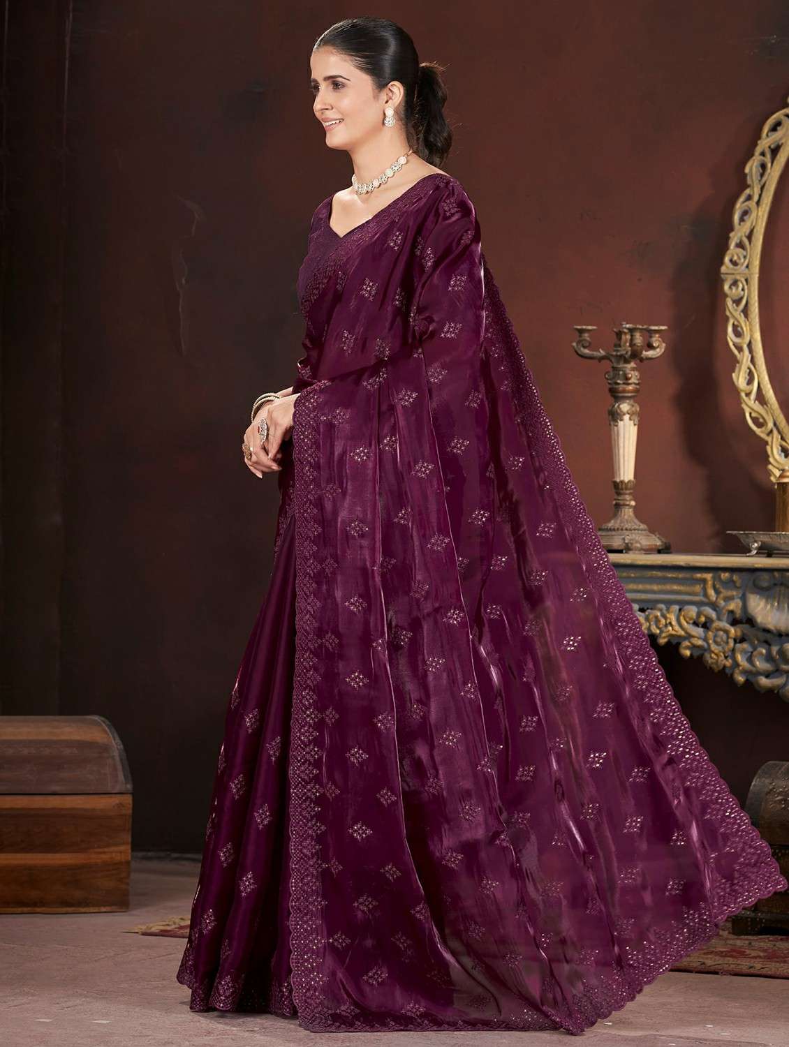 Women Solid With Work Embroidered Saree With Blouse - 22727080 -  Standard Image - 3