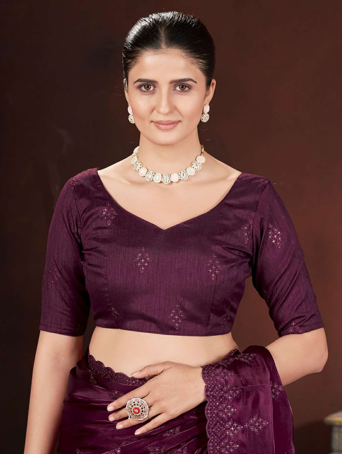 Women Solid With Work Embroidered Saree With Blouse - 22727080 -  Standard Image - 5
