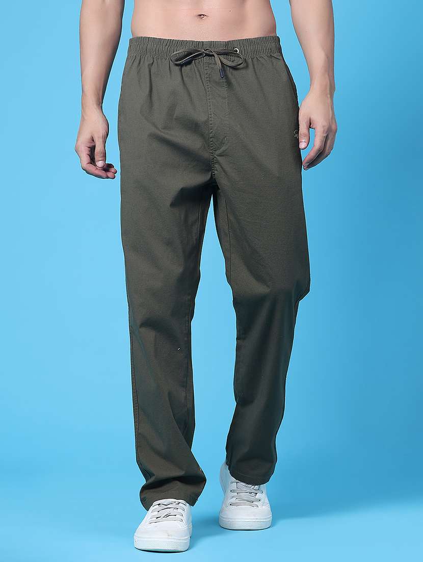 men solid mid rise relaxed fit casual trouser