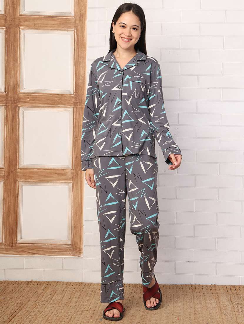 women printed long sleeves pyjama set
