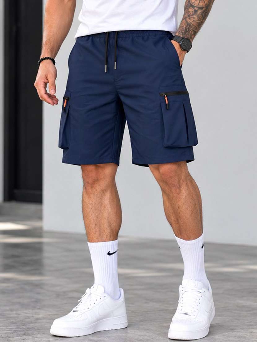 men solid mid rise regular fit cargo shorts