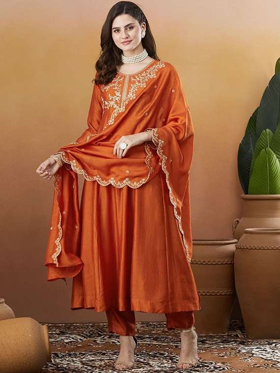 women embroidered long sleeves kurta pant set with dupatta