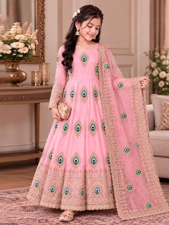 girls embroidered long sleeves kurta pant set 