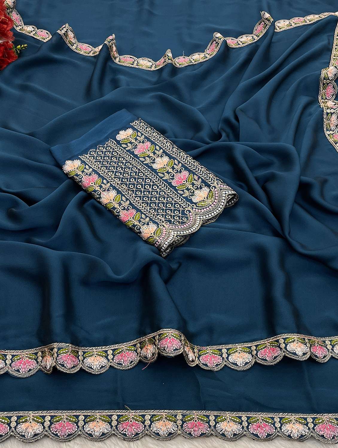 Women Solid With Bordered Saree With Blouse - 22729337 -  Standard Image - 3