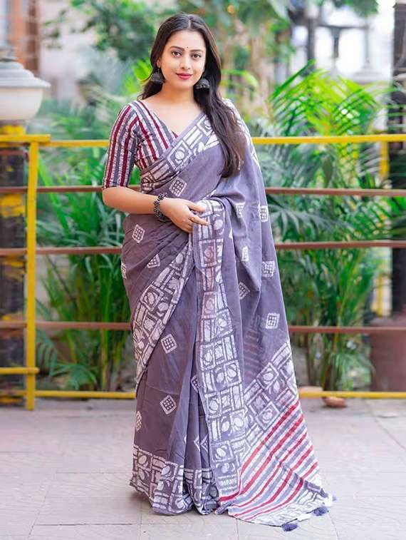 women printed casual wear saree with blouse