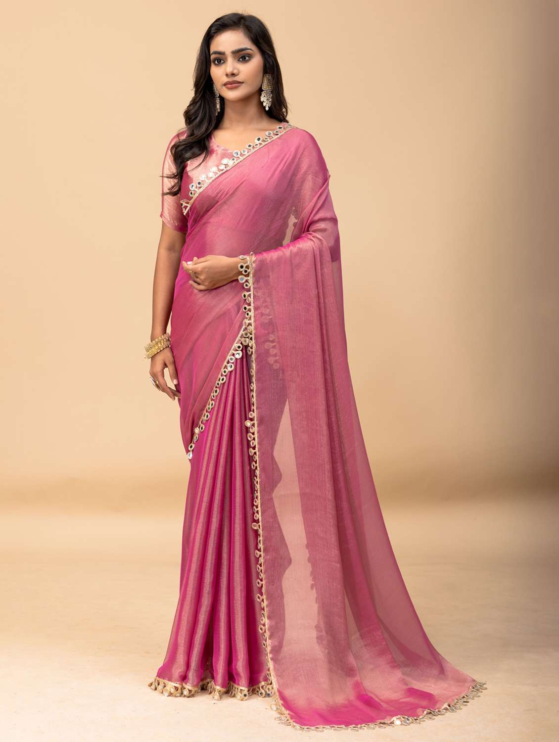 women solid with bordered saree with blouse