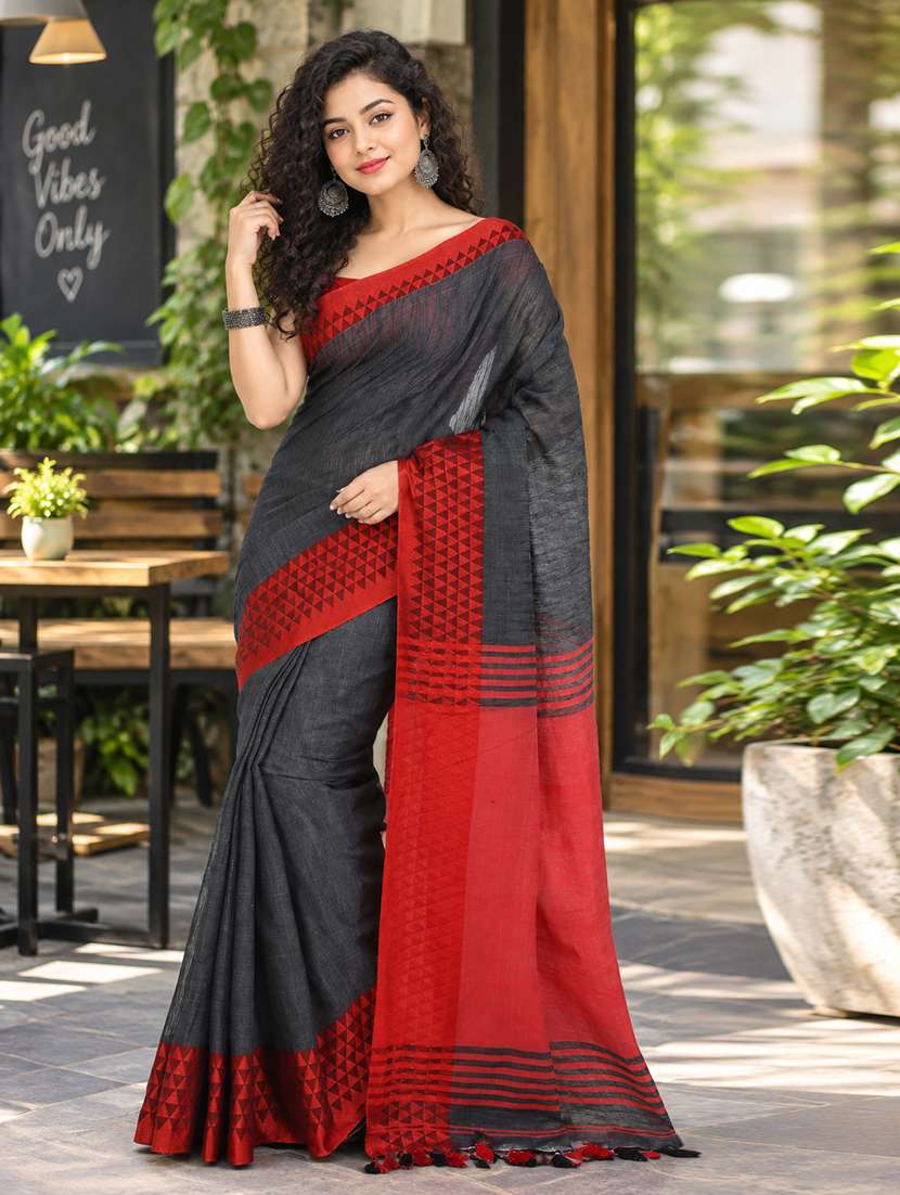 women solid with bordered handloom saree with blouse