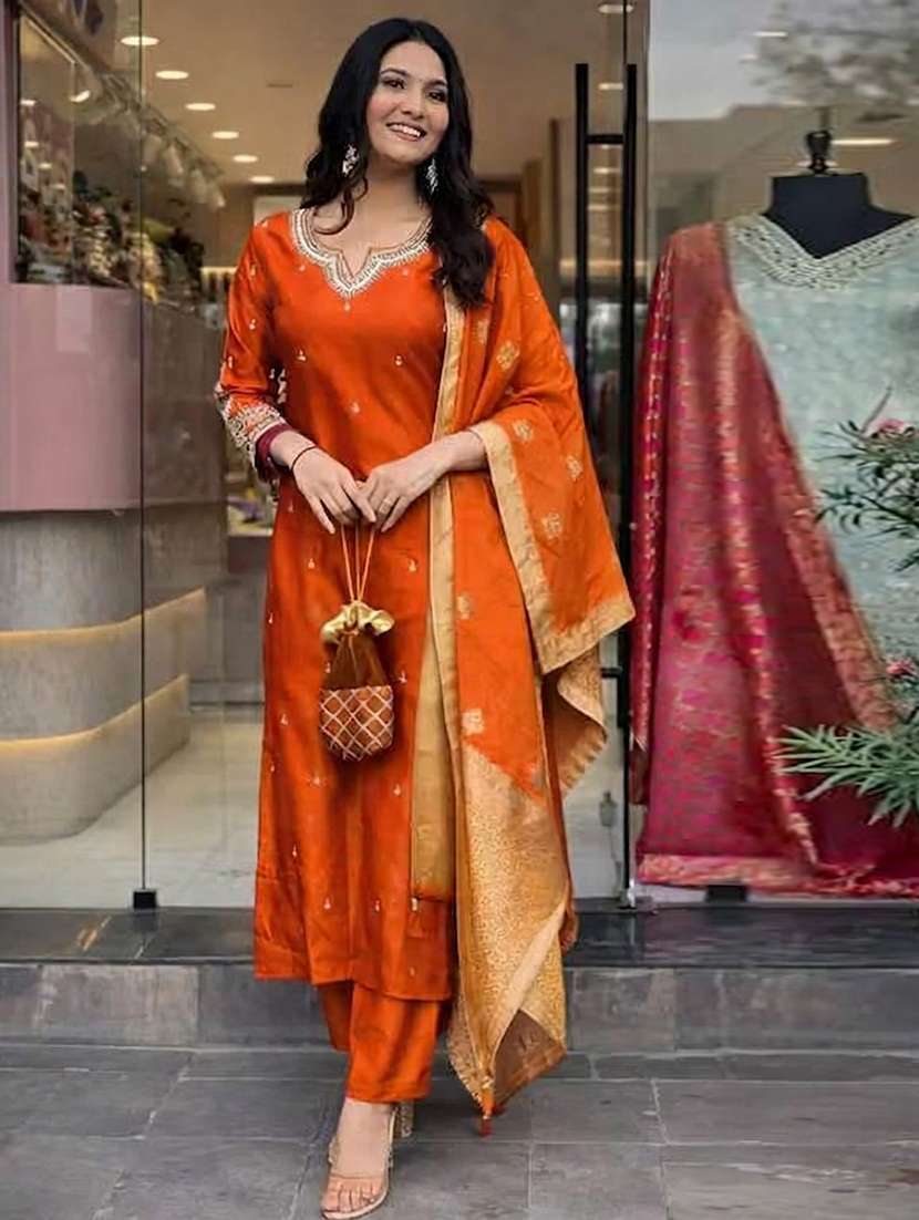women embroidered three quarter sleeves kurta pant set with dupatta