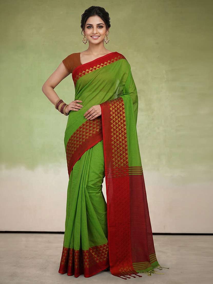 women solid with bordered handloom saree with blouse