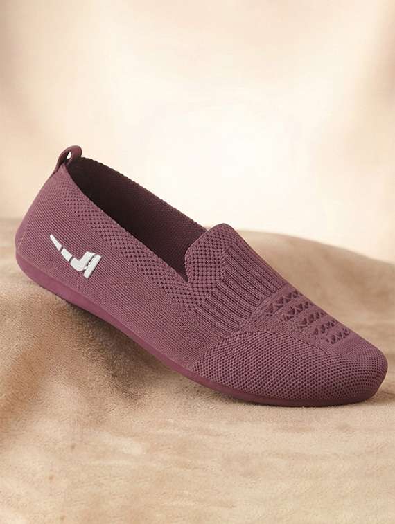 women self design slip on ballerina