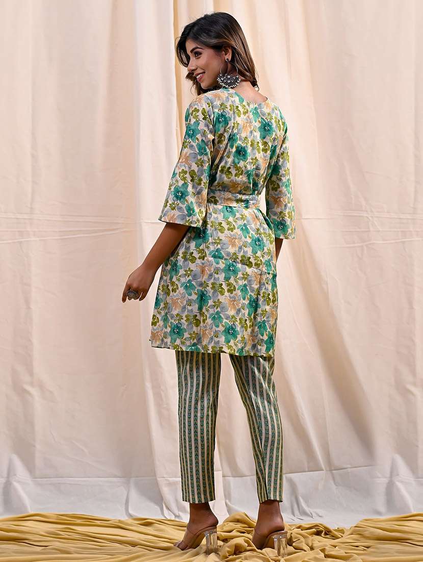 Women Printed Three Quarter Sleeves Ethnic Co-ord Set - 22733341 -  Standard Image - 3
