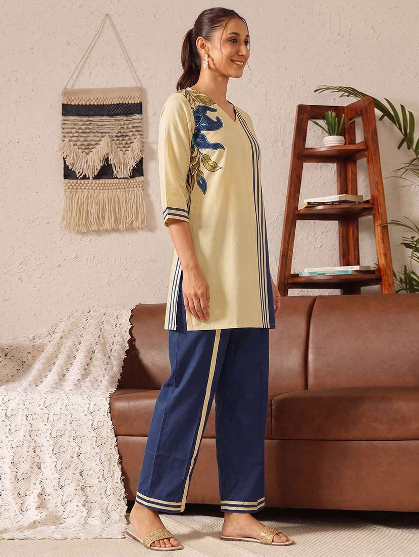 Women Printed Three Quarter Sleeves Ethnic Co-ord Set - 22733489 -  Standard Image - 3