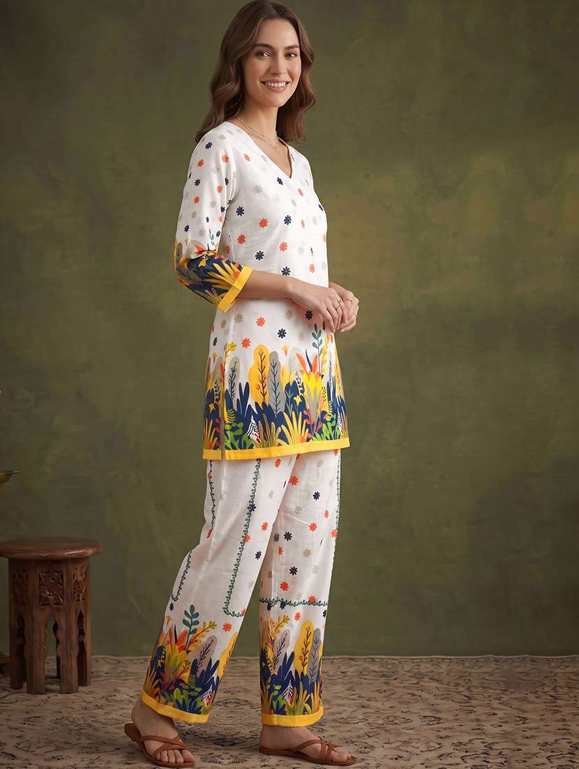 Women Printed Three Quarter Sleeves Ethnic Co-ord Set - 22733493 -  Standard Image - 3