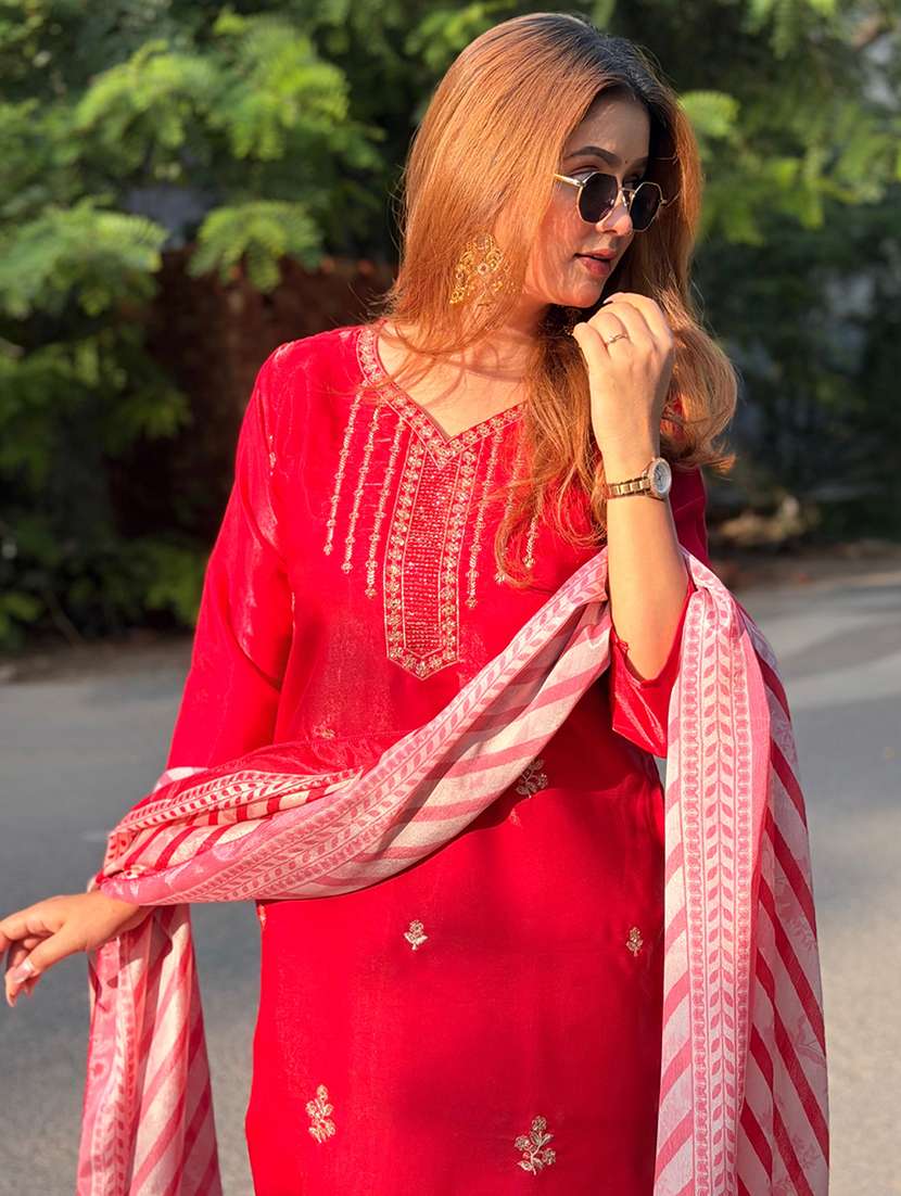 Women Embroidered Three Quarter Sleeves Kurta Pant With Dupatta Set - 22734880 -  Standard Image - 3