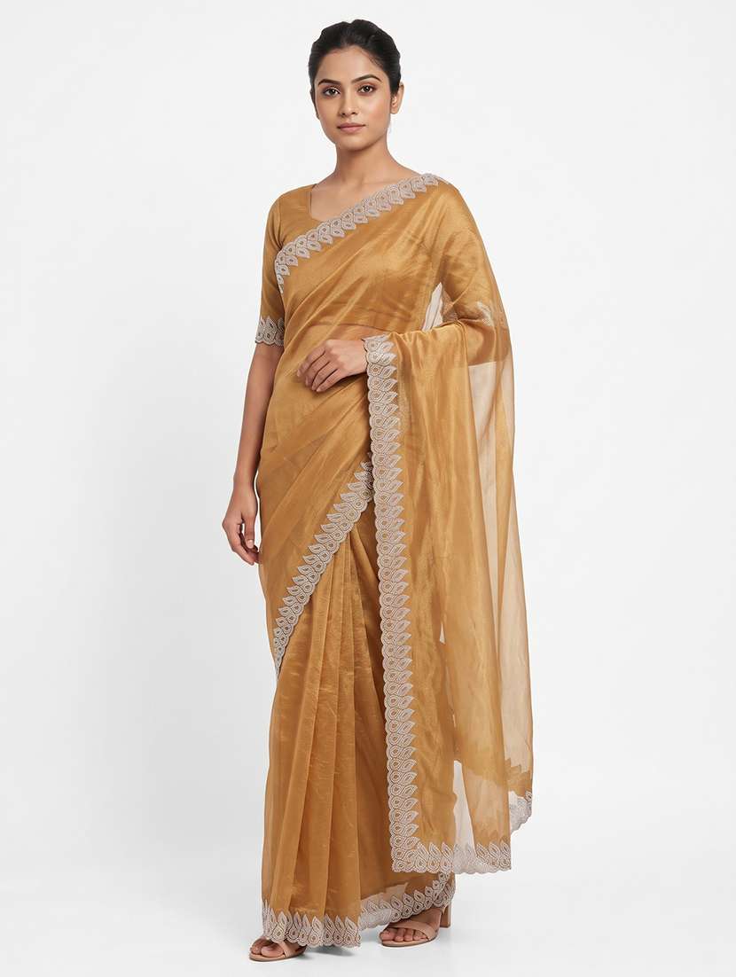 women solid with bordered saree with blouse