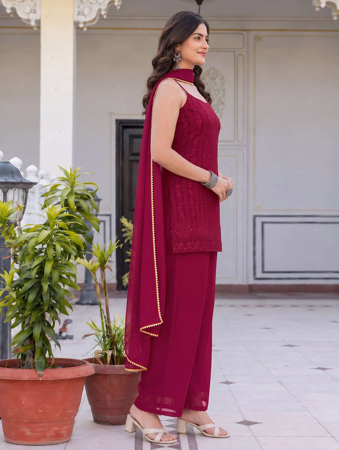 Women Embroidered Sleeveless Kurta Pant With Dupatta Set - 22737511 -  Standard Image - 3