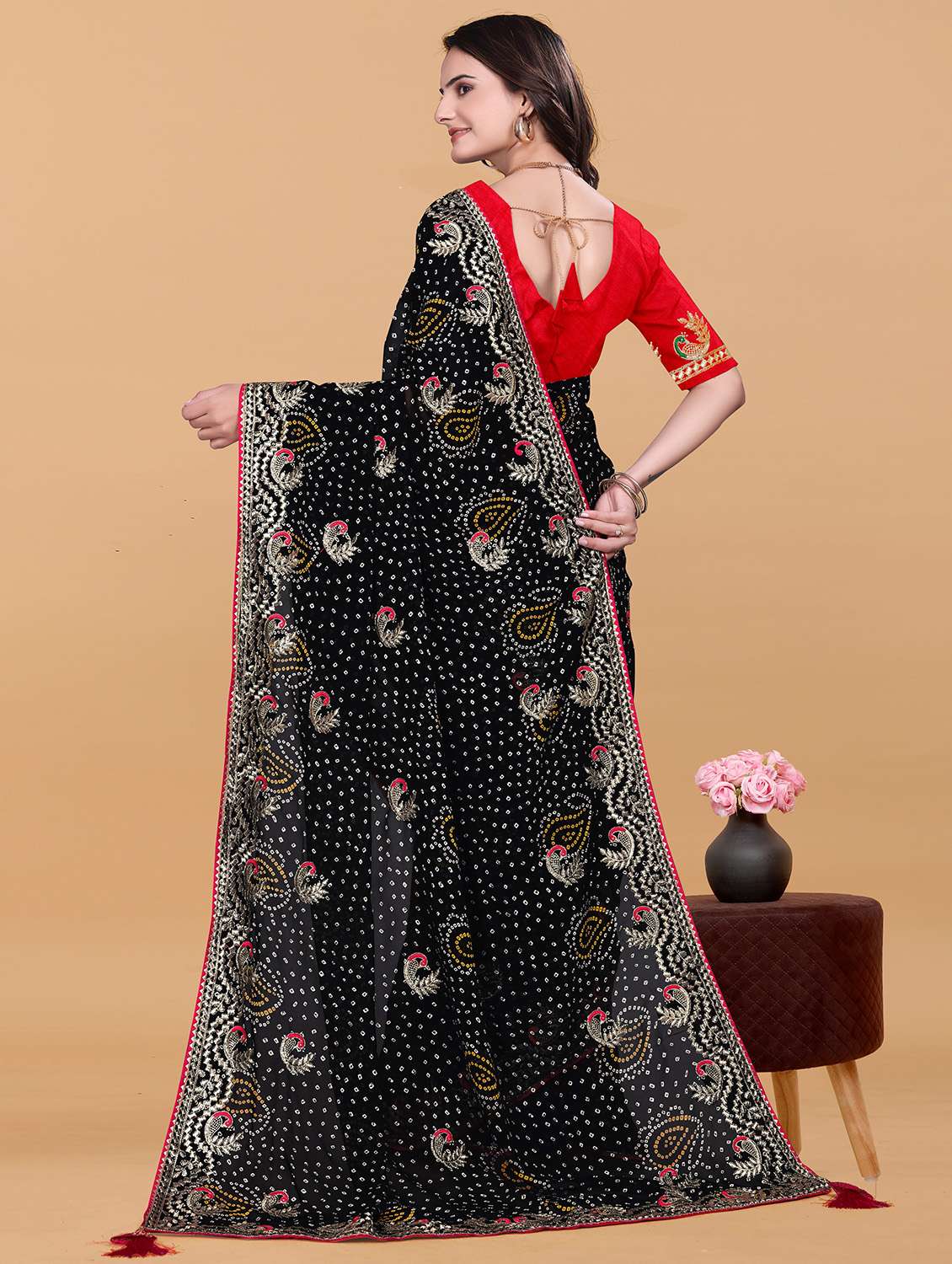 Women Bandhani Printed Saree With Blouse - 22738588 -  Standard Image - 3