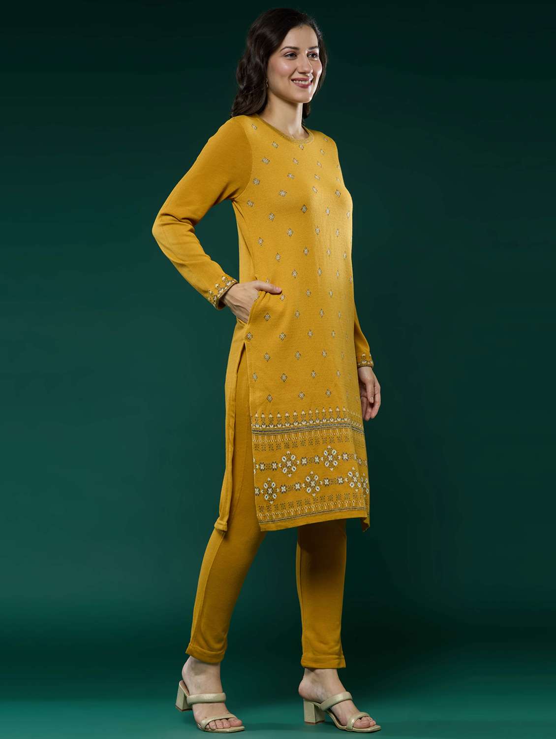 Women Self Design Long Sleeves Straight Kurta - 22740234 -  Standard Image - 3