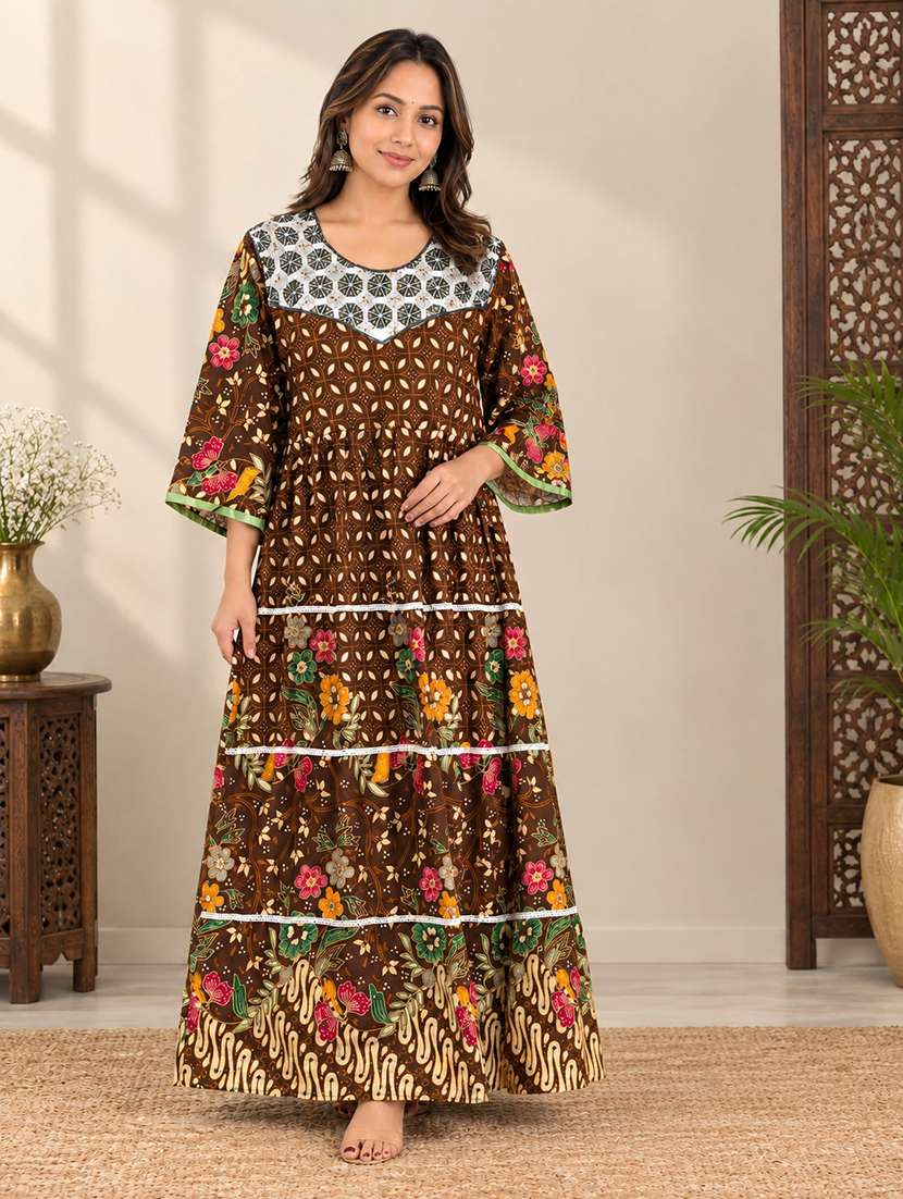 women printed three quarter sleeves nighty