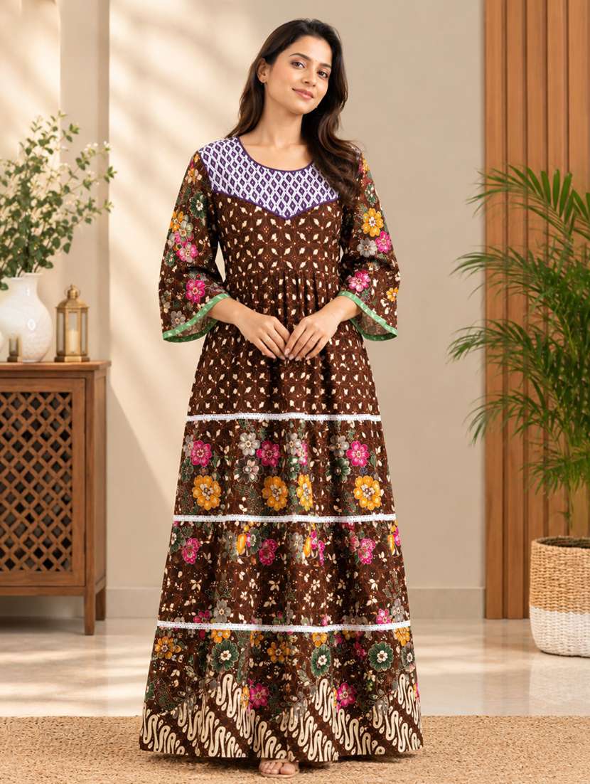 women printed three quarter sleeves nighty