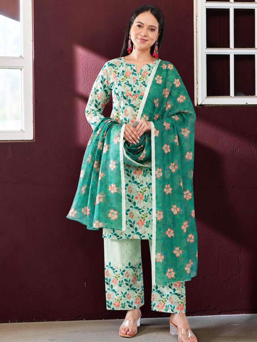 women printed three quarter sleeves kurta pant set with dupatta