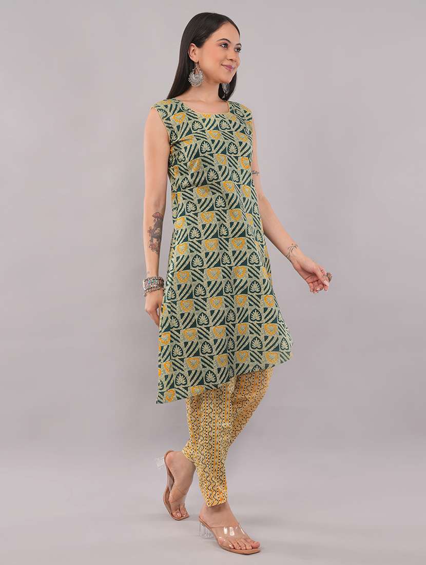 women printed sleeveless kurta pant set