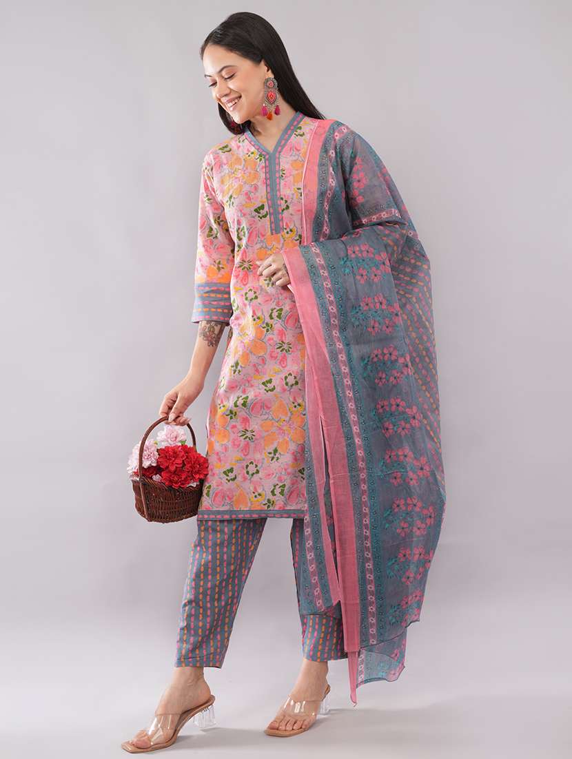 women printed three quarter sleeves kurta pant with dupatta set
