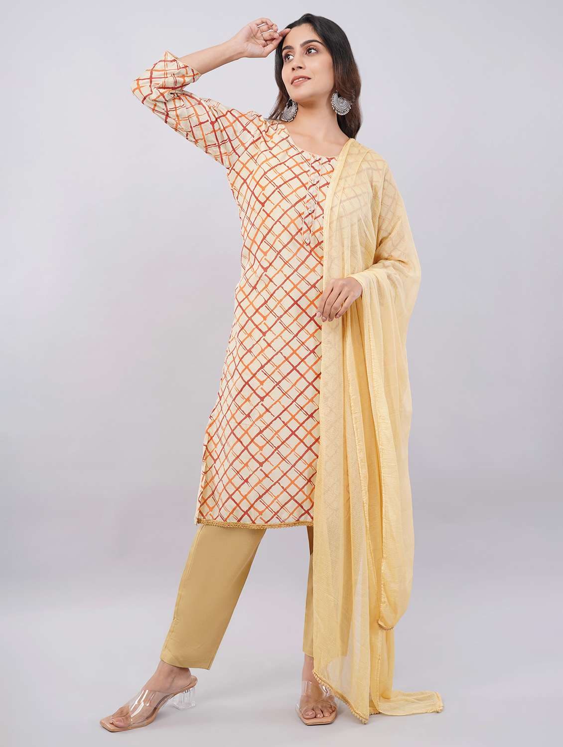 women printed three quarter sleeves kurta pant with dupatta set
