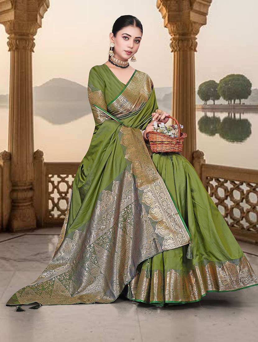 Women Solid With Bordered Saree With Blouse - 22745626 -  Standard Image - 3