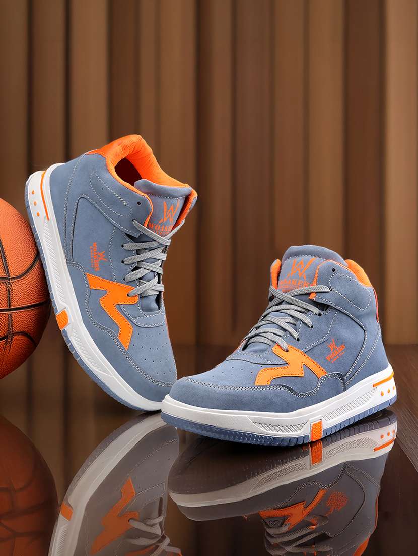 men blue lace up sneaker