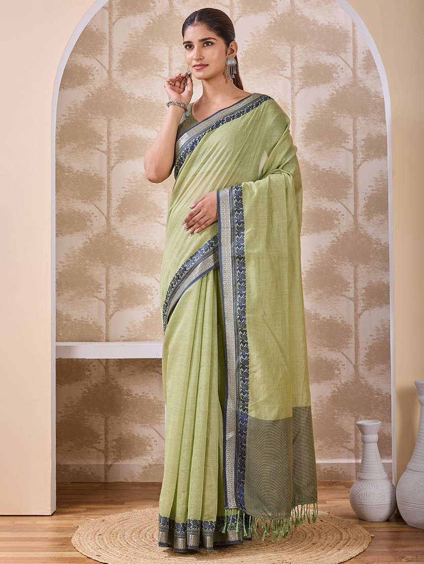 women solid with bordered saree with blouse
