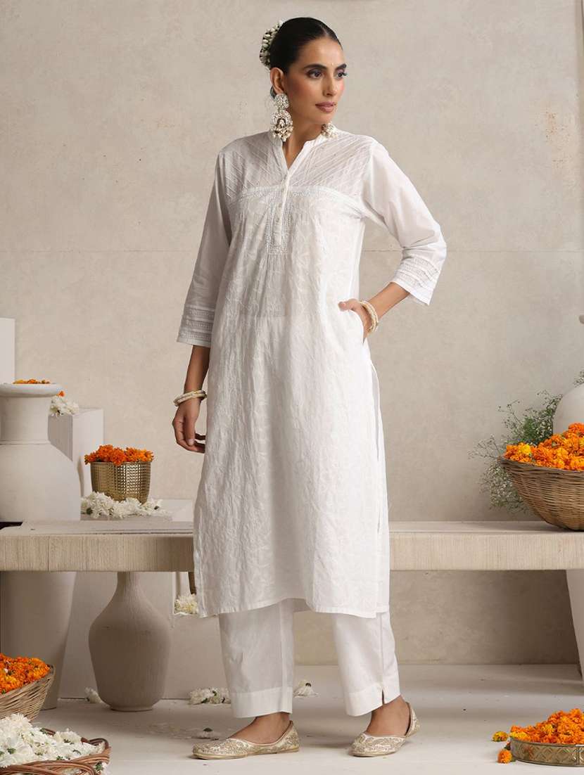 Women Embroidered Three Quarter Sleeves Straight Kurta - 22755545 -  Standard Image - 3