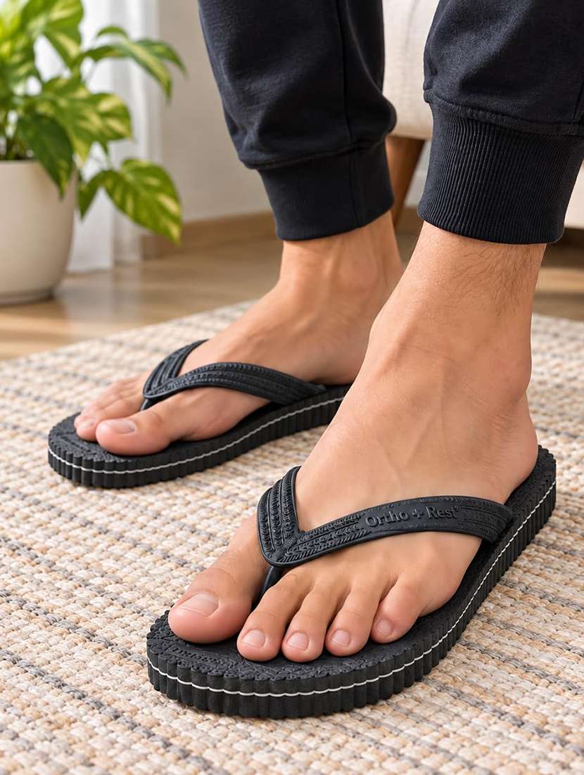 men black toe separator slipper