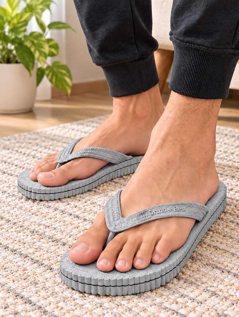 men grey toe separator slipper