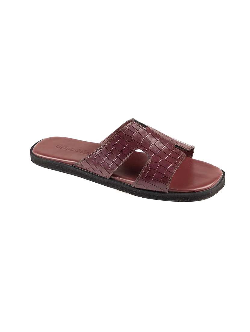 men textured slip on sandal