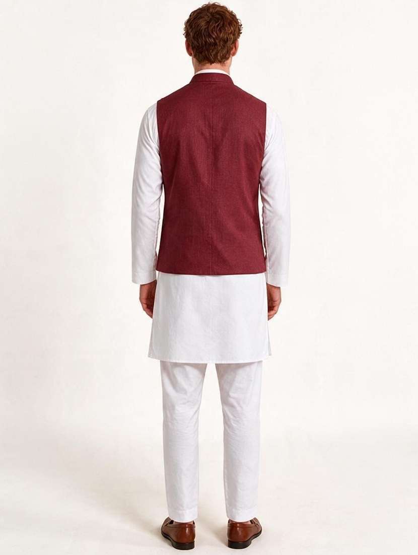 Men Solid Mandarin Neck Kurta Pyjama With Jacket Ethnic Set - 22756204 -  Standard Image - 3