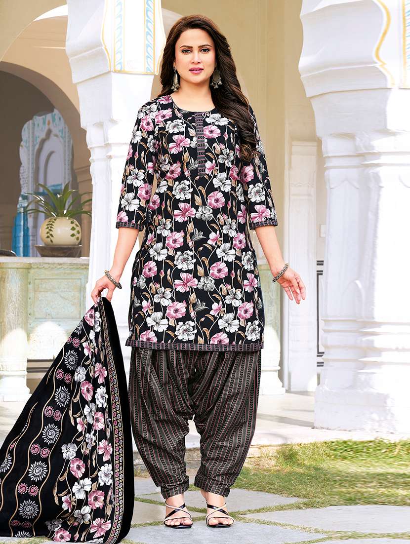 women printed three quarter sleeve kurta patiala with dupatta set