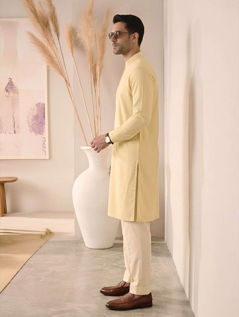 Men Solid Mandarin Neck Long Kurta - 22760747 -  Standard Image - 3