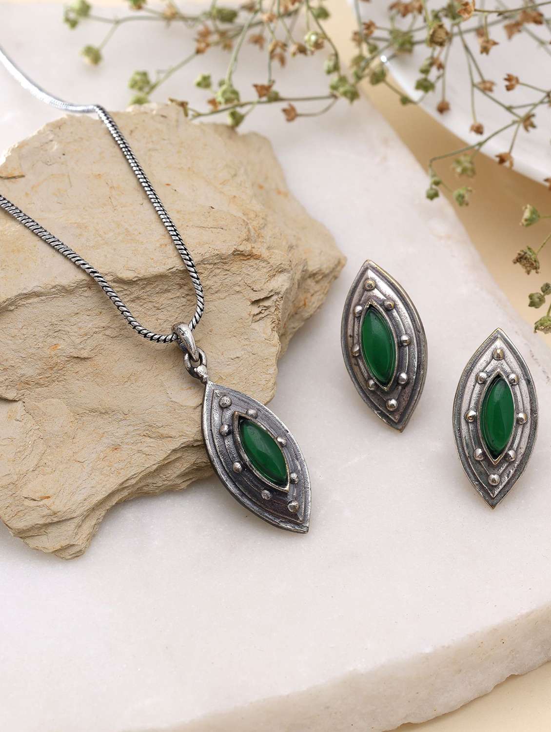 women green color necklace set with earrings