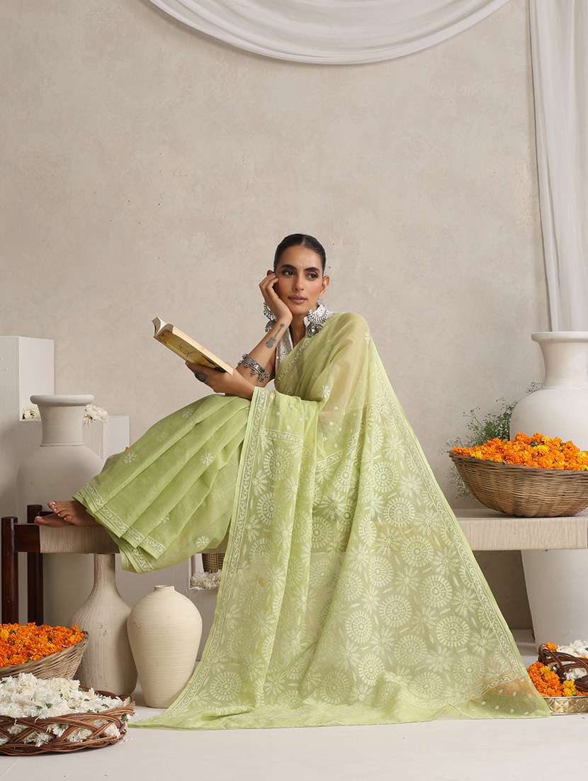 Women Solid With Work Embroidered Saree - 22763004 -  Standard Image - 5