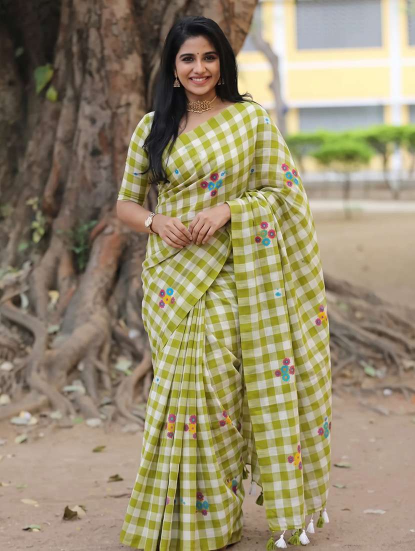 women printed casual wear saree with blouse