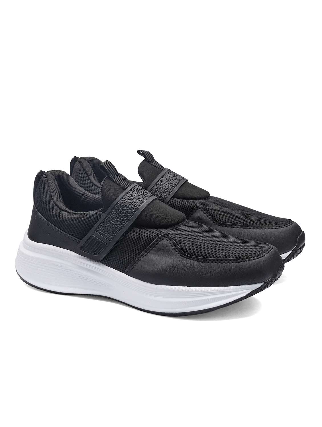 men solid slip on sport shoes