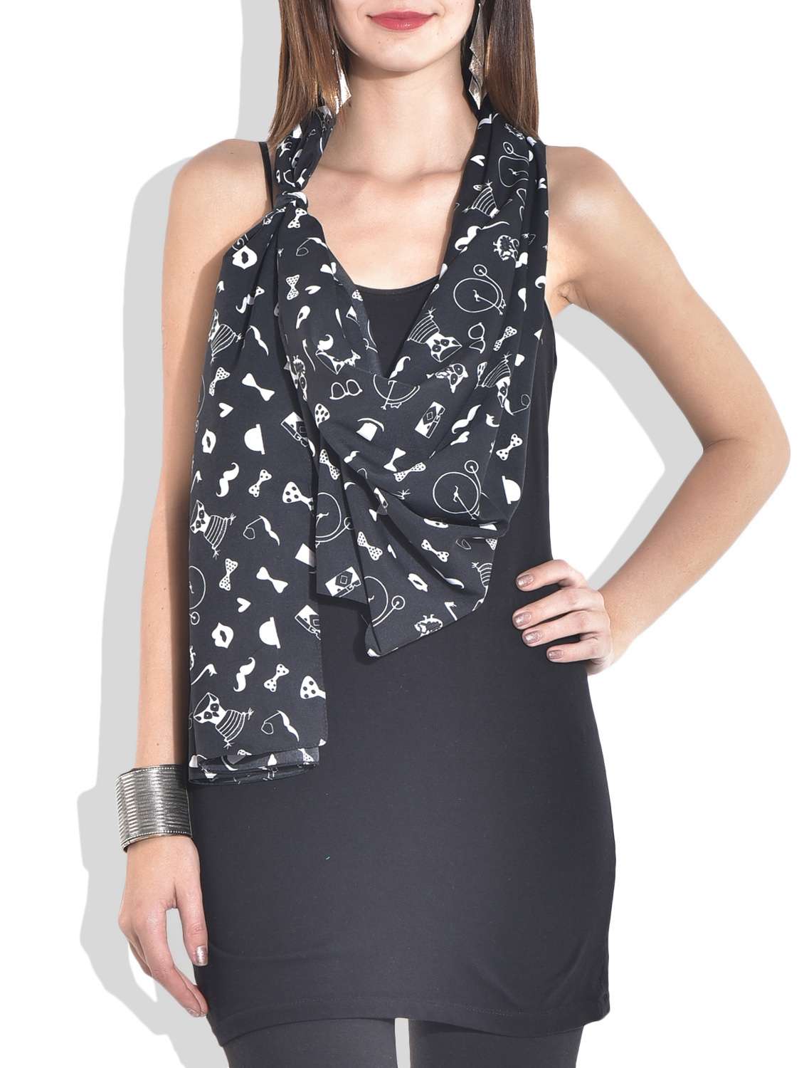 black and white printed stole